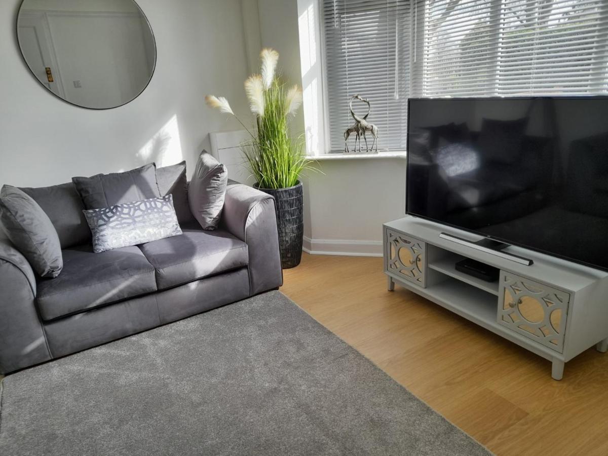 Doctors Lane Stylish 3 Bedroom Family House With Parking Мелтън Моубрей Екстериор снимка