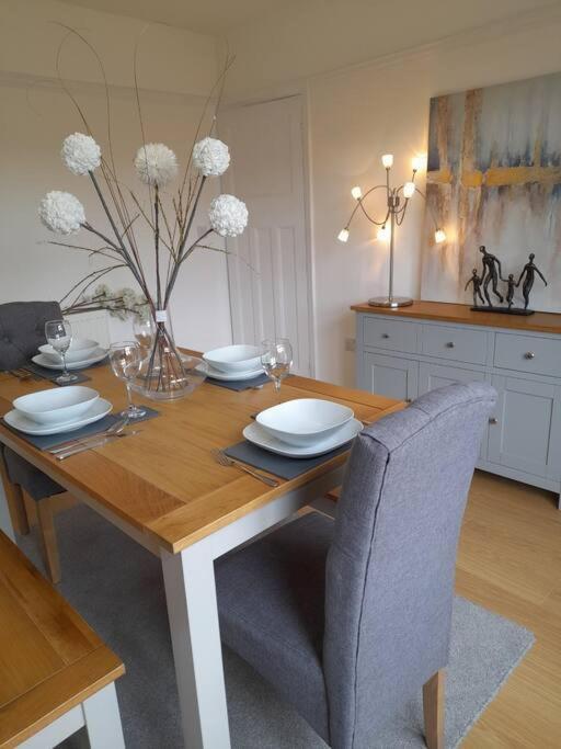 Doctors Lane Stylish 3 Bedroom Family House With Parking Мелтън Моубрей Екстериор снимка