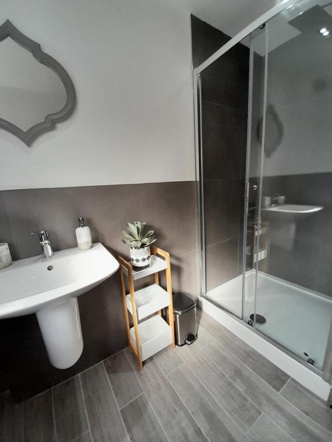 Doctors Lane Stylish 3 Bedroom Family House With Parking Мелтън Моубрей Екстериор снимка