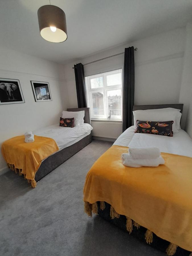 Doctors Lane Stylish 3 Bedroom Family House With Parking Мелтън Моубрей Екстериор снимка