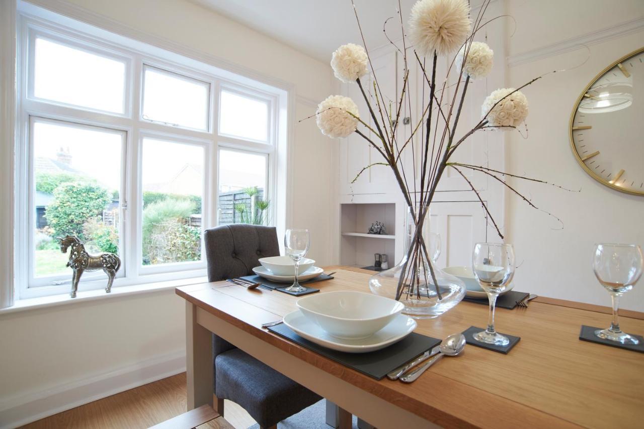 Doctors Lane Stylish 3 Bedroom Family House With Parking Мелтън Моубрей Екстериор снимка