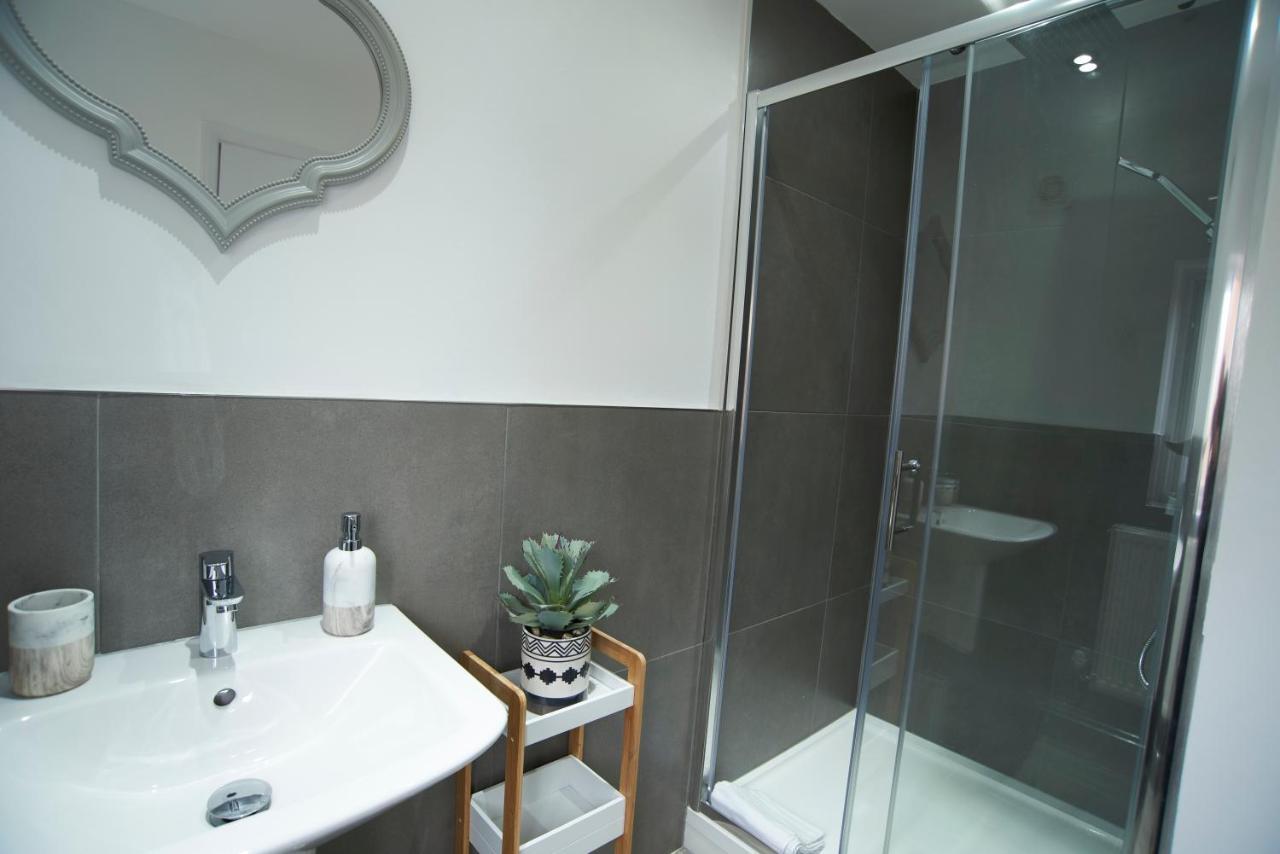 Doctors Lane Stylish 3 Bedroom Family House With Parking Мелтън Моубрей Екстериор снимка