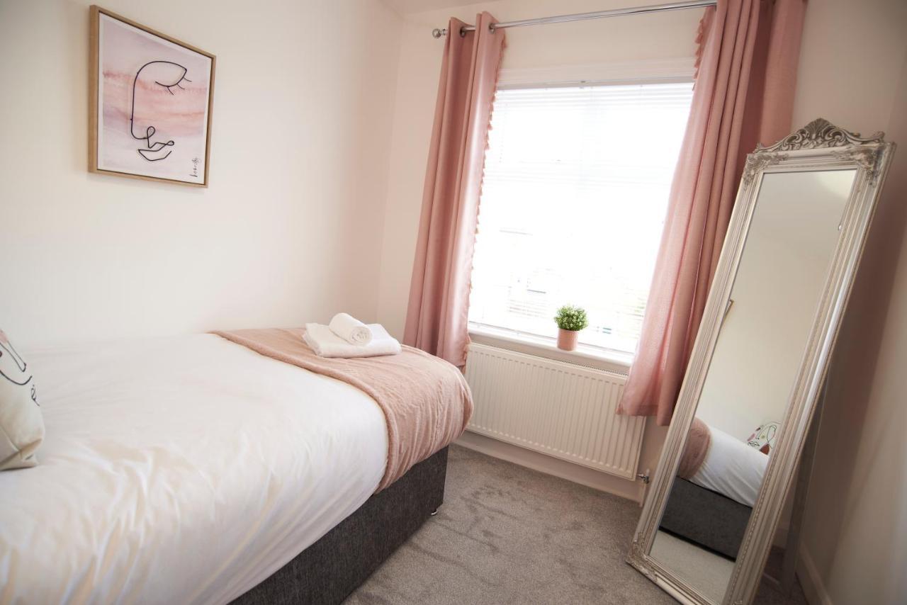 Doctors Lane Stylish 3 Bedroom Family House With Parking Мелтън Моубрей Екстериор снимка